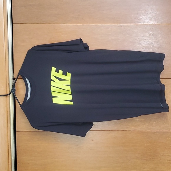 Nike Dri-fit Black T-shirt size Large - Picture 3 of 3